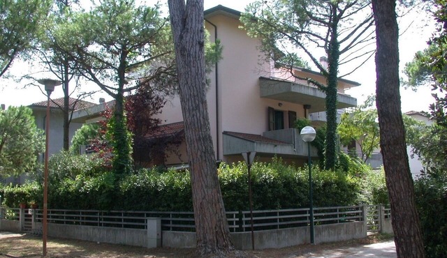 Slendida HOUSE IN VILLA WITH PRIVATE GARDEN