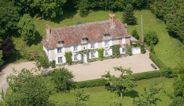 Small 18th century manor, close to Deauville