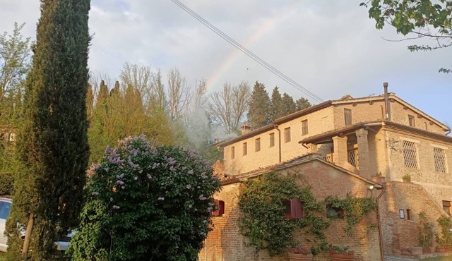 Small Apartment With Independent Access In Beautiful Tuscan Farmhouse