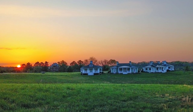 Small efficiency unit near Hampden-Sydney and Longwood