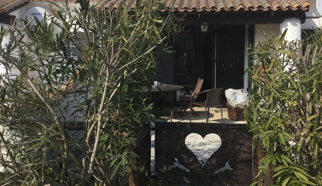 SMALL HOLIDAY HOUSE IN THE CAMARGUE SAINTES MARIES DE LA MER