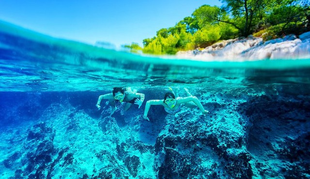 Small Group Blue Cave and Sunj Beach Boat Tour from Dubrovnik