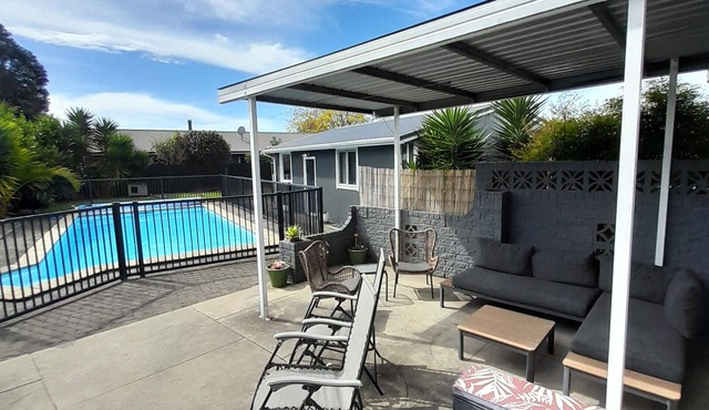 Small house with pool access close to Ohope Beach and riverside walk.