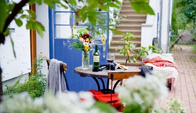 Small romantic apartment with sauna, garden, pool
