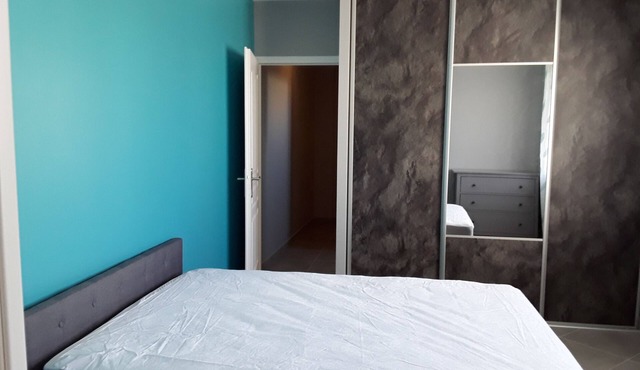 Small suite completely new. Independent entrance with private corridor