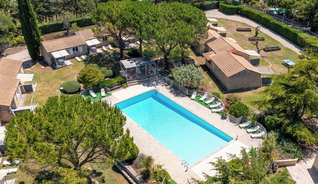 Small T2 cottage in provencal style