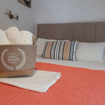 Smaragdi Studios and Rooms