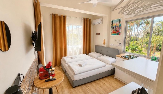 Smart Deluxe StudioN6 private Kitchenette Bathroom to Beach 200m Marina Port 900m