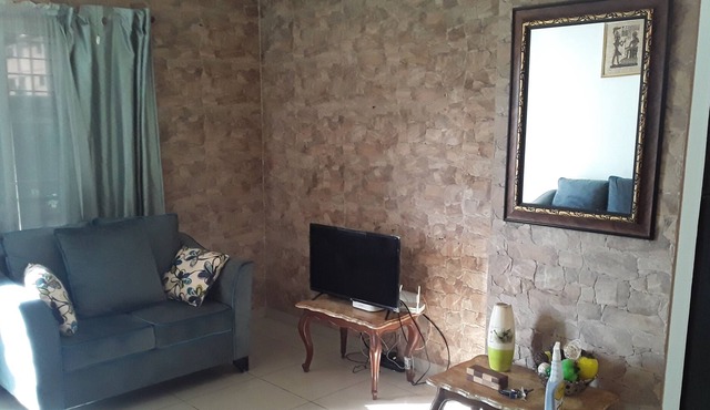 Smart Modern Flat, a block from Ocean, High Security