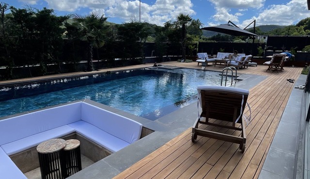 Smart Modern Villa 6 BR 5BTH HUGE