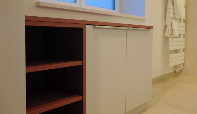 Smart studio apartment with kitchen, daylight bathroom and cozy bed
