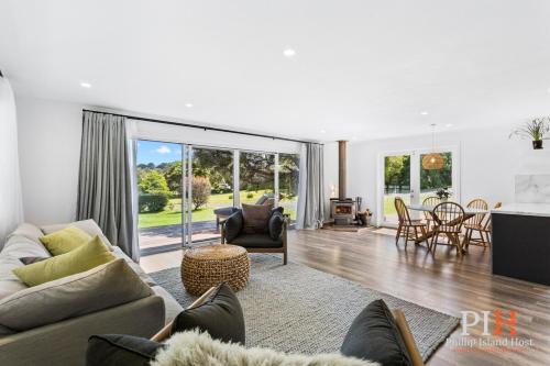 Smith Beach Family House Sleep 6