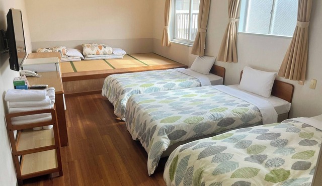 Smoking allowed JapaneseWestern room for groups/Nago Okinawa