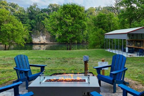 Smoky Mountain Riverfront Barndominium
