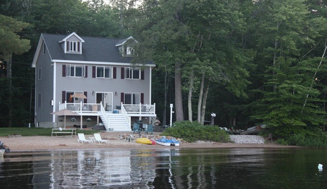 SNAG the Final Prime Week Left! Cozy Water Front Lake House, Unbeatable views