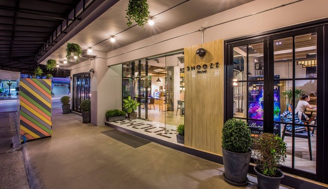 Snoozz Hotel - Hostel