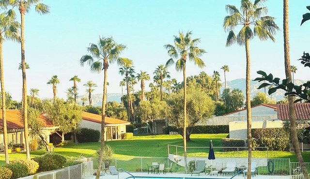 Snowbird-Ready Palm Desert Condo - Work-From-Home