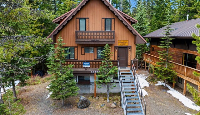 Snowflake Chalet -Govy Chalet Steps to Glade Trail