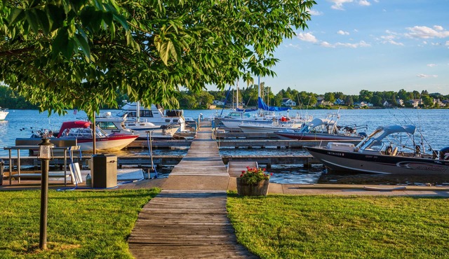 Snug Harbor Inn