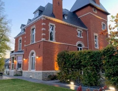 So'House Manor