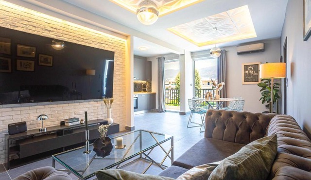 Socrates Suites - Open City Views in Kalamata