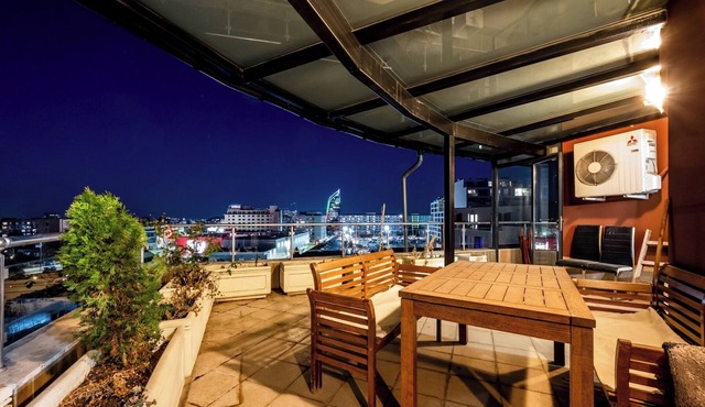 Sofia Luxury 3-bed Penthouse Apartment, Sleeps 6