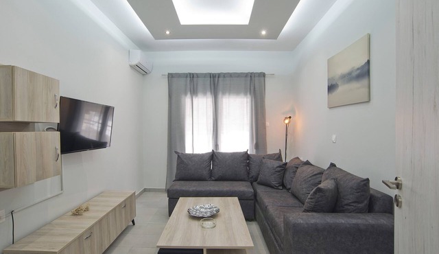 Sofia's Home Piraeus Modern, Reno, Fully Equipped