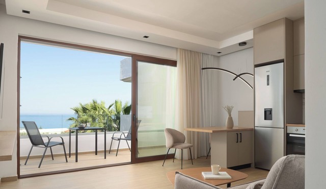 Sofia's Modern Apartment 2, 15 minutes walk from Chersonisos center