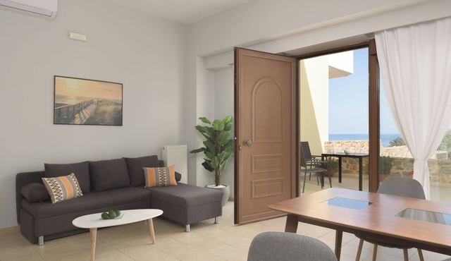 Sofia's Modern Apartment 1, 15 minutes walk from Chersonisos center