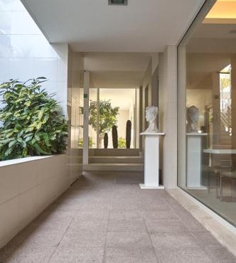 Soglow Business Class Hotel