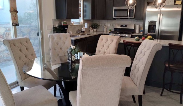 Soirée spacious 6-bedroom house in enjoyable El Paso located in a vibrant site.