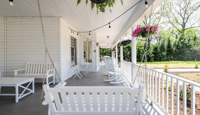 Sojourn at The Legacy Inn- The Kennedy Suite