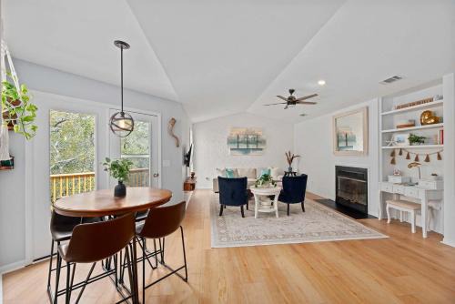 Sojourn Stylish 2BD with Pool and Tennis
