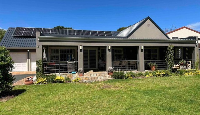 Solar Entertainers dream on Constantia wineroute