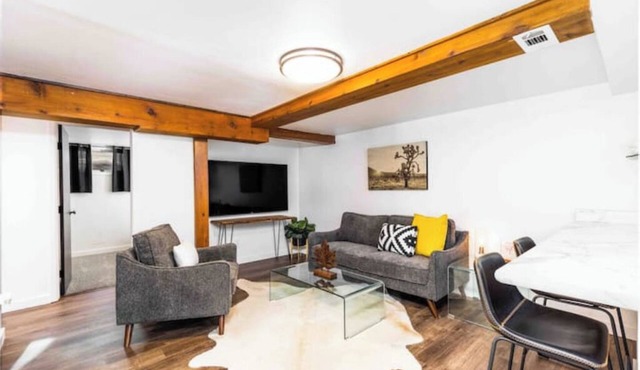 Solar Powered, 2 Bed 1 Bath Princeton Suite