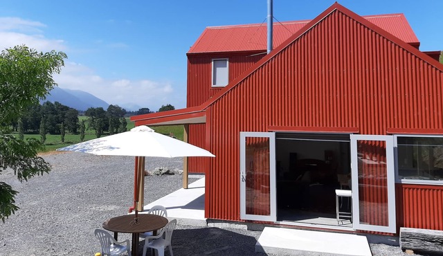 Solar Powered - Superb Mountain Views -