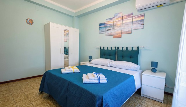 Sole e Luna Apartment - Holiday house close to the city centre and beaches