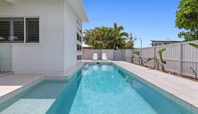 Soleil at Salt Pet Friendly, Pool, 500m to beach