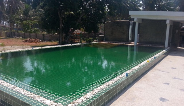 Solid bungalow, 200 m to the beach