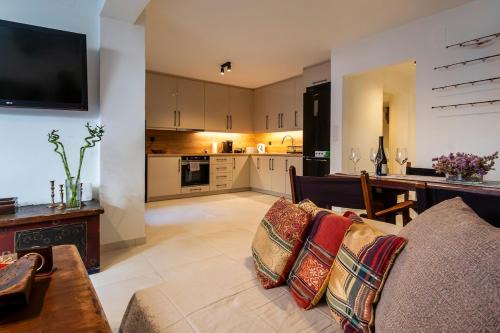 Solon Residence