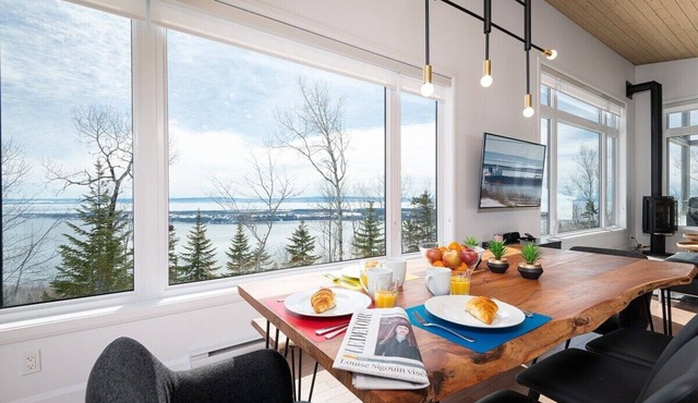 Solstice 203: River Views, Terrace & Hot Tub