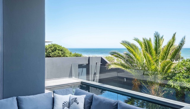 Solstice, a stone's throw from Long Beach, surfing Mecca of the Cape.