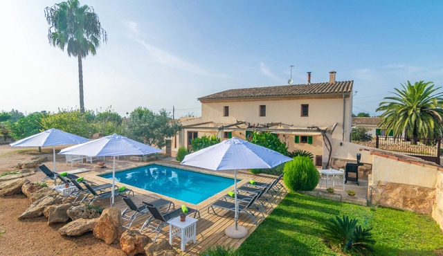 SON INDIOT - Beautiful country house for 10 people with private pool. Free WIFI.