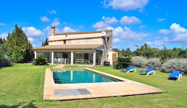 Son Morey Tarongers 108 fantastic finca with private pool, garden, terrace and air conditioning