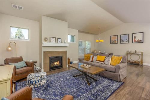 Sonata Getaway Pet friendly Near Old Mill District