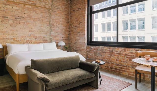 Sonder The Burnham | King Studio Apartment