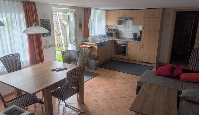 Sonneck vacation apartment for 4 people with direct access to the garden.