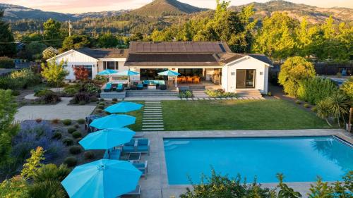 Sonoma Pool Retreat by AvantStay