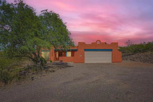 Sonoran Desert Oasis plus Close to everything