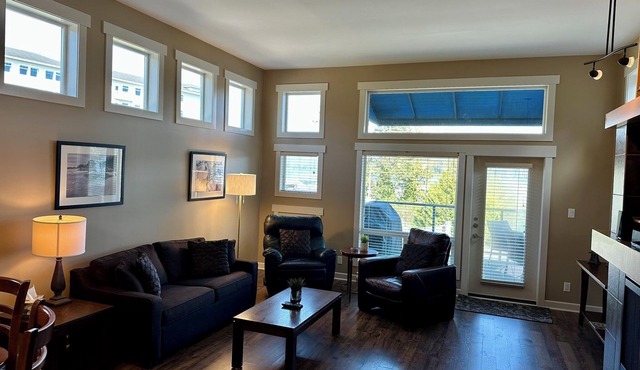 Sooke Harbour Penthouse